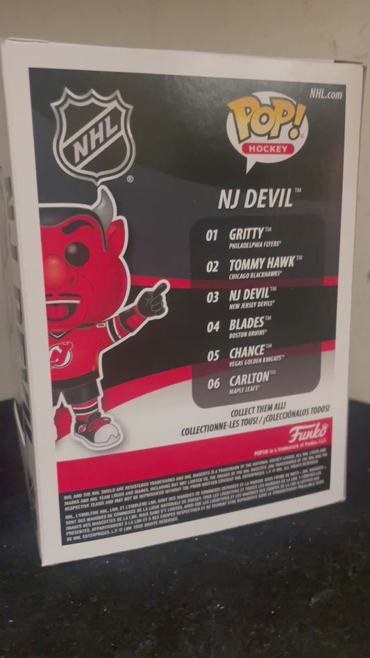 Gambee Jersey Devil Ming Chen Mike Zapcic Comic book men signed FUNKO POP COA